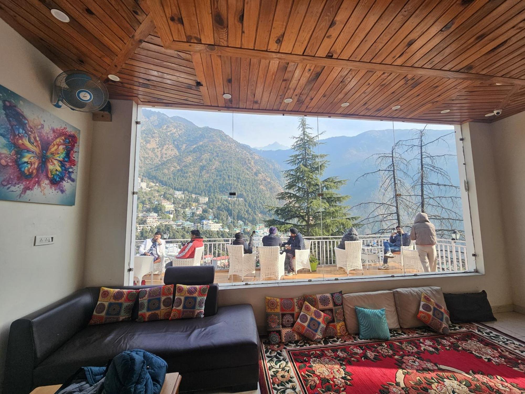 Ostello The Bunksters Mcleodganj, Dharmkot McLeod Ganj Esterno foto